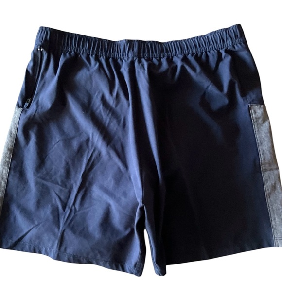 Active Short by GapFit - Picture 2 of 6